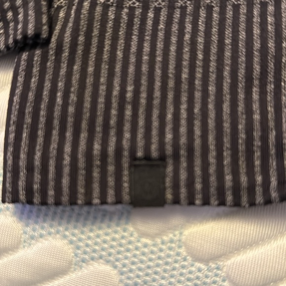 Lululemon active long sleeve shirt - Picture 3 of 4